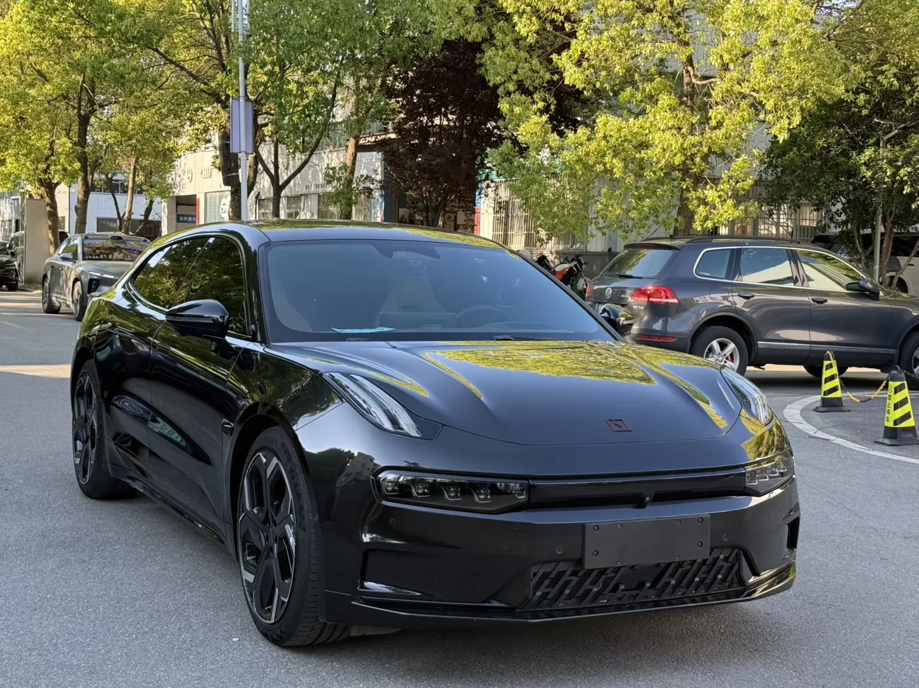 ZEEKR 001