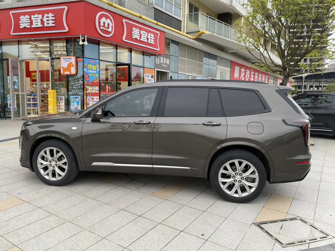 Cadillac XT6