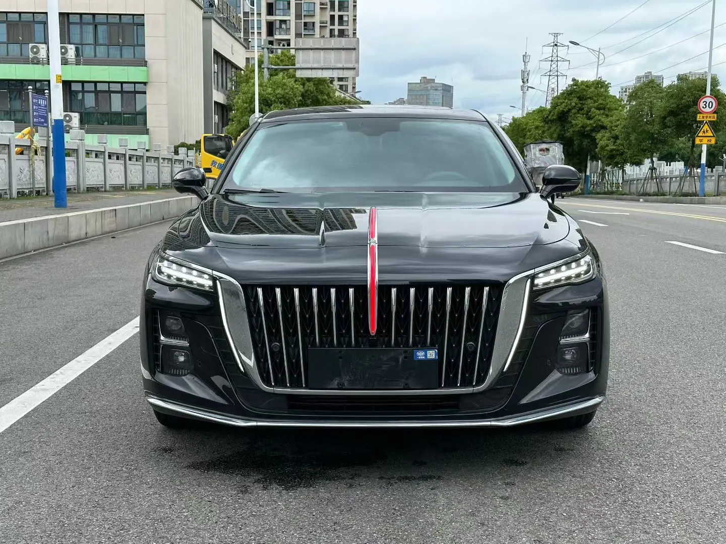 Hongqi H5
