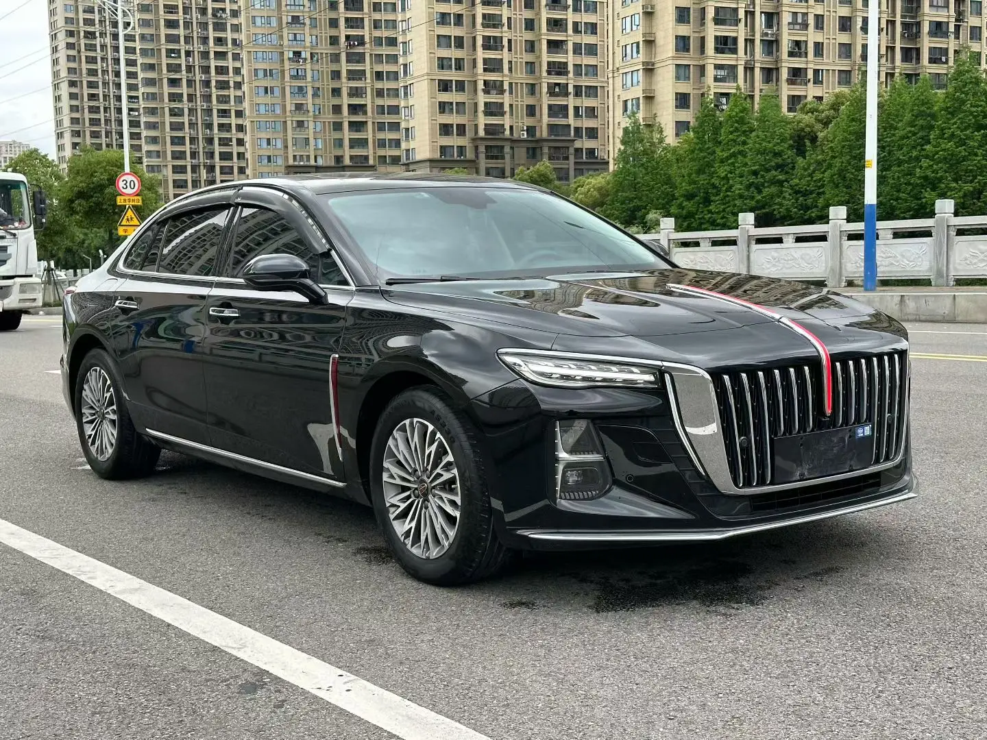 Hongqi H5
