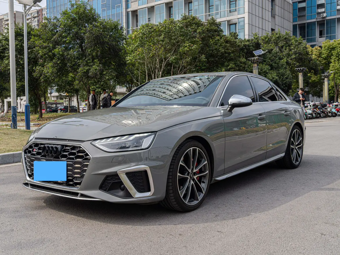 Audi S4