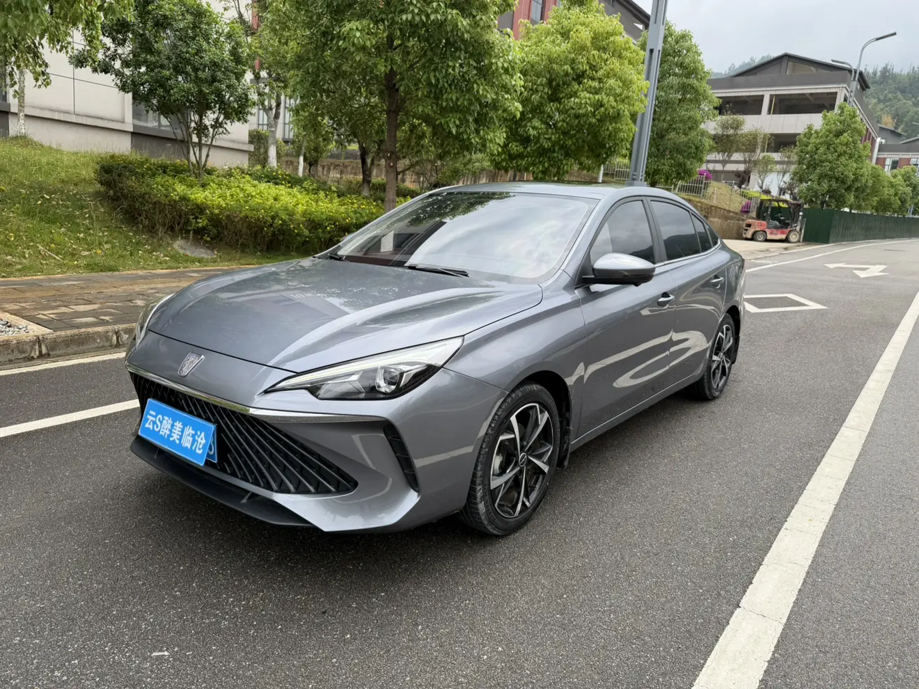 Roewe i5