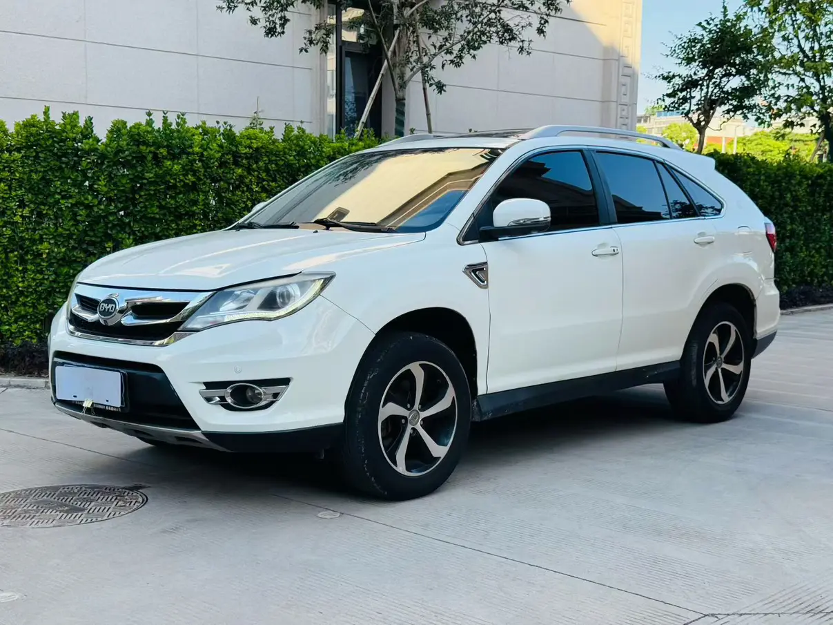 BYD S7