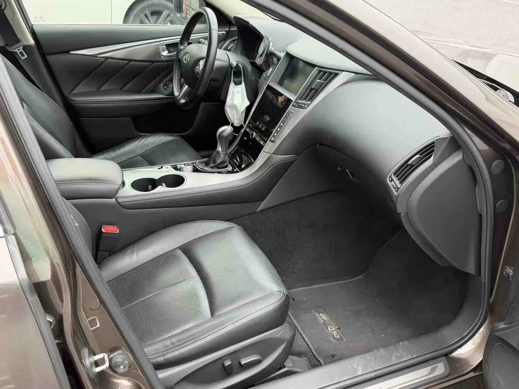Infiniti Q50L