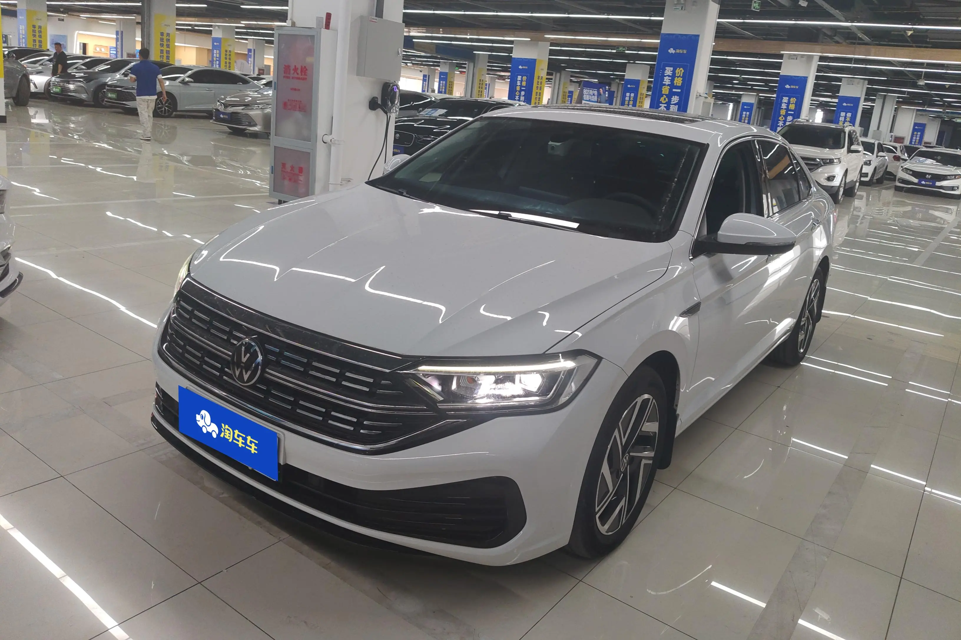 Volkswagen Sagitar