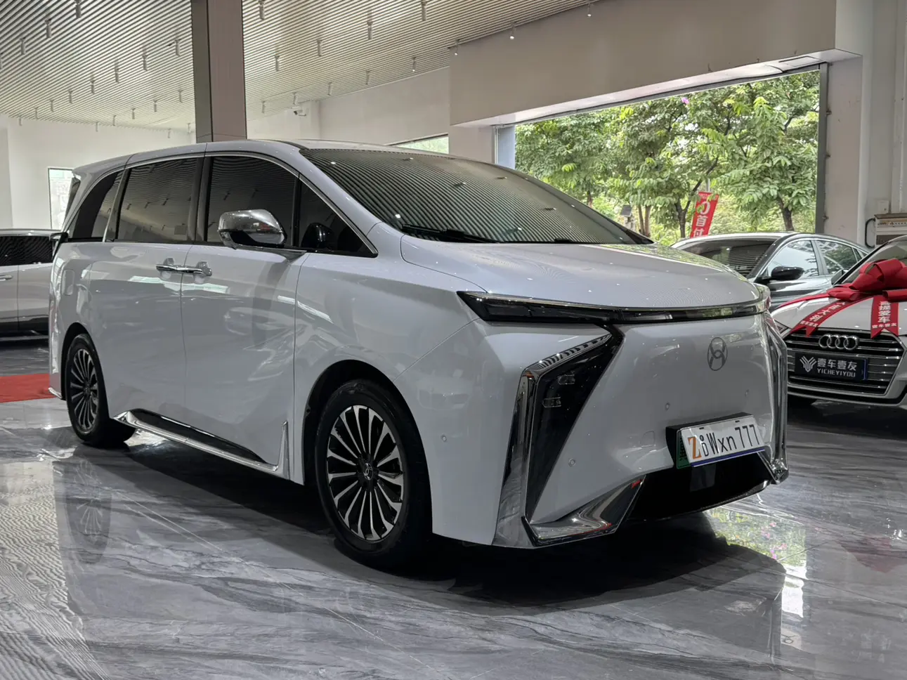 HYCAN Hechuang V09