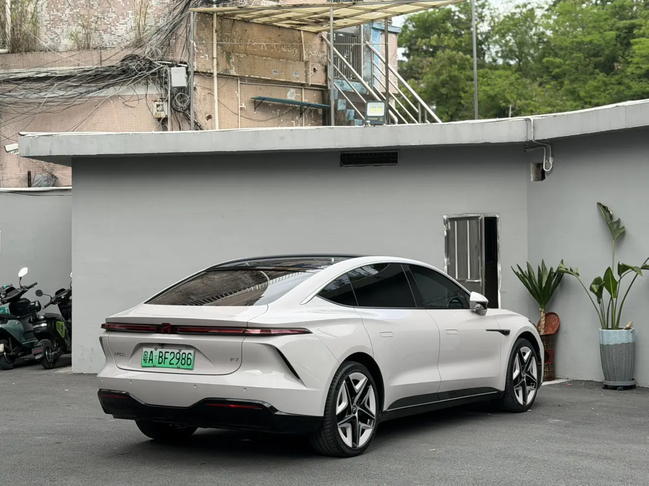 Rising Auto Feifan F7