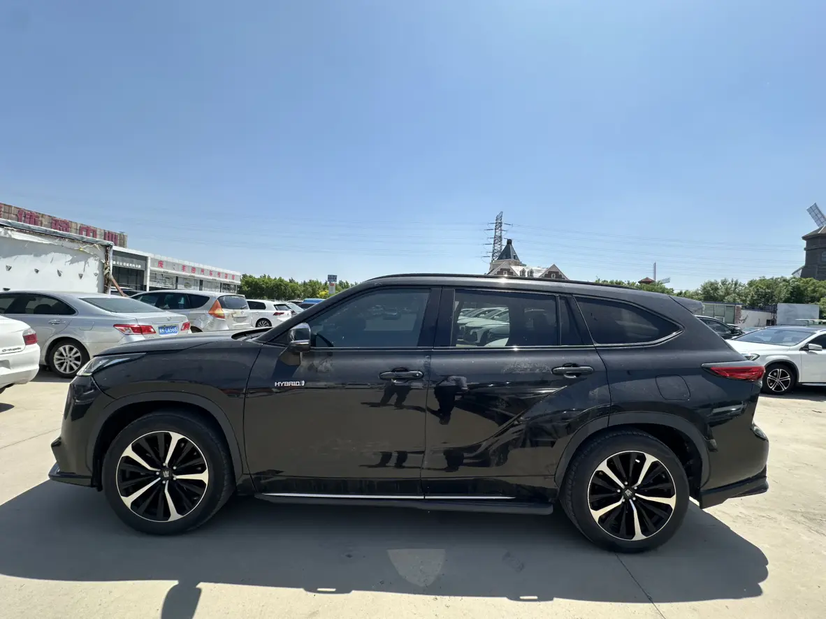 Toyota Crown Kluger