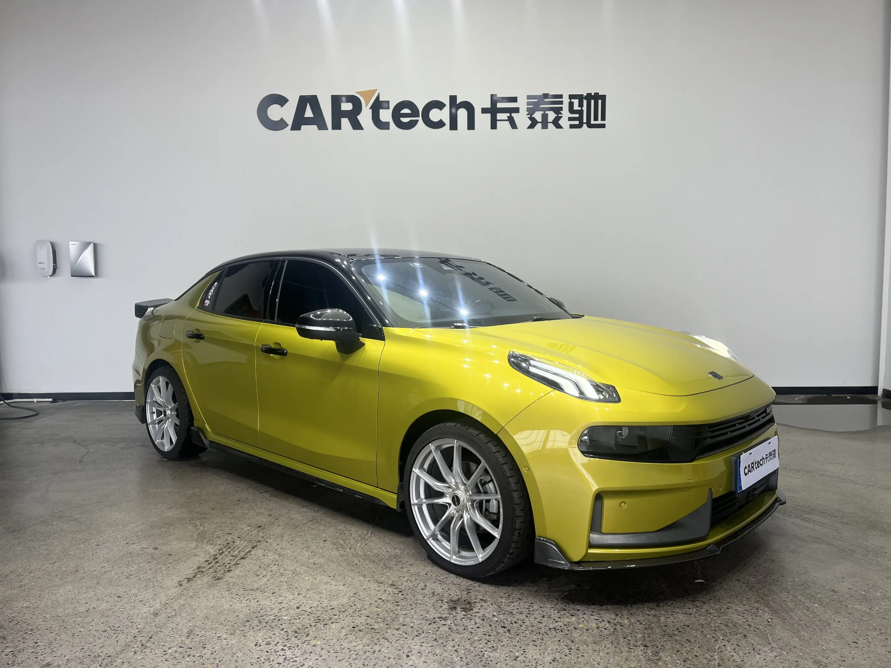 Lynk & Co 03
