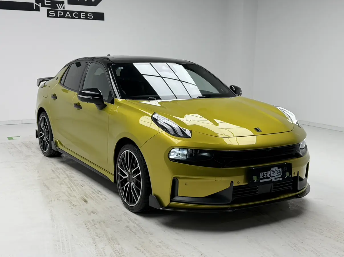Lynk & Co 03