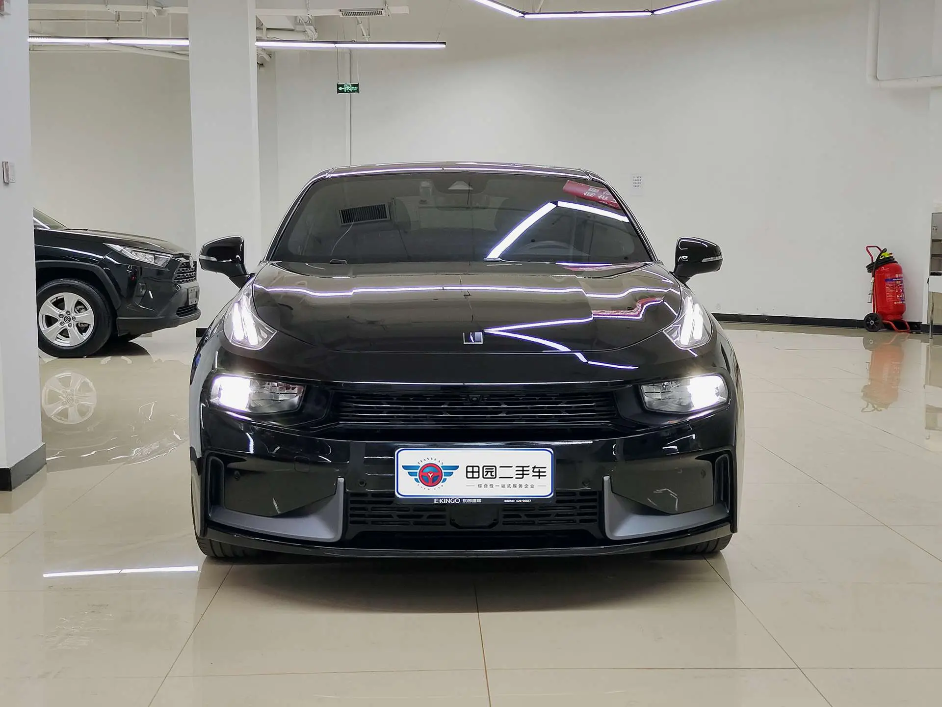 Lynk & Co 03