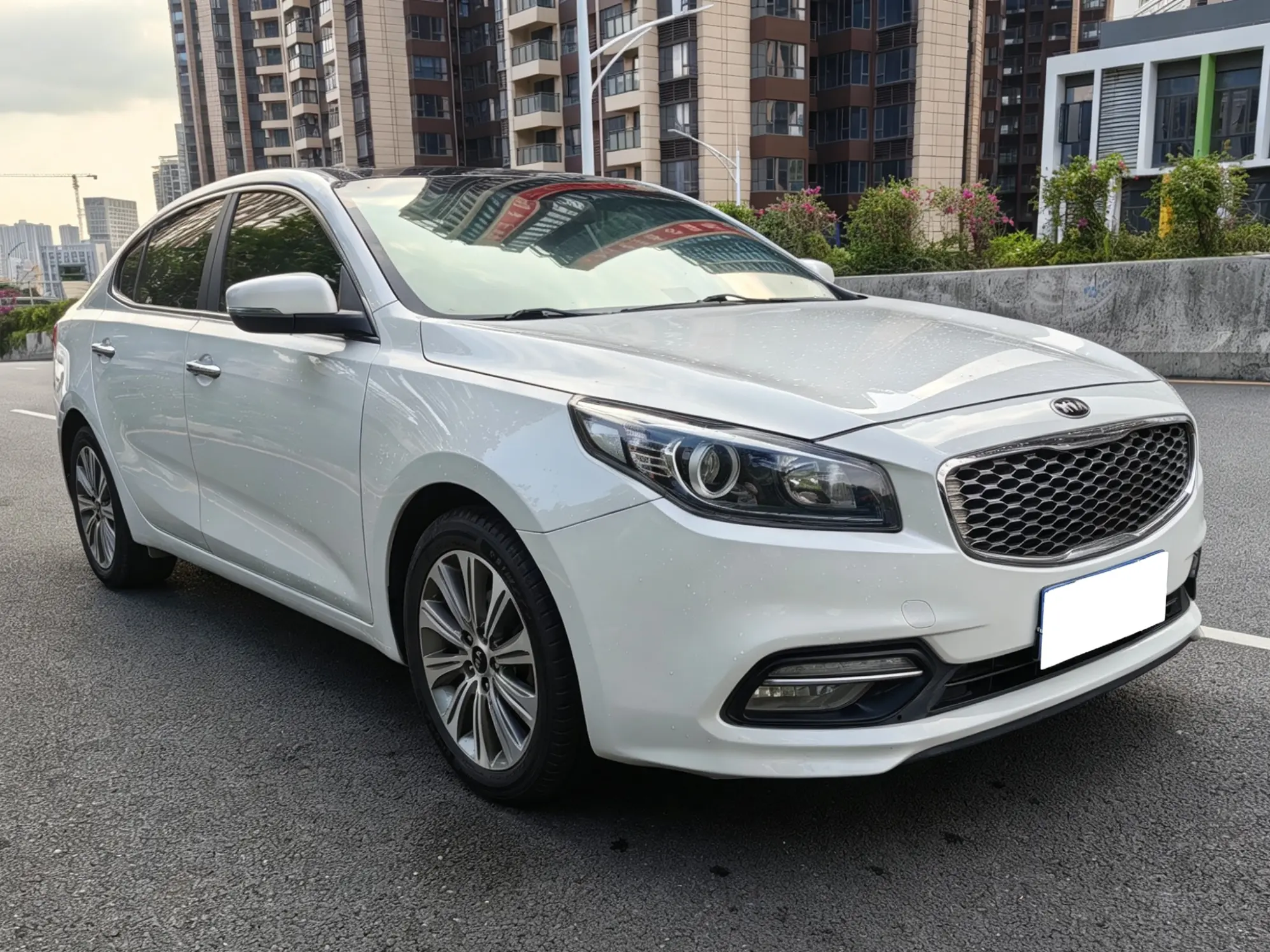 Kia K4