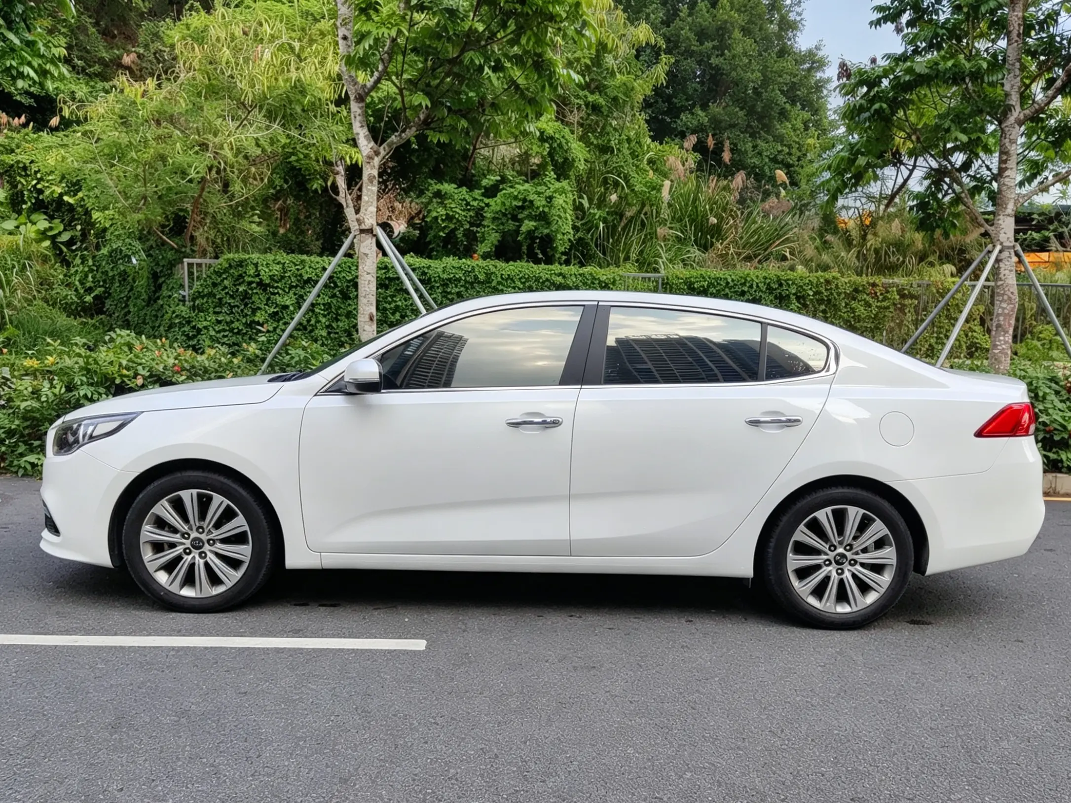 Kia K4