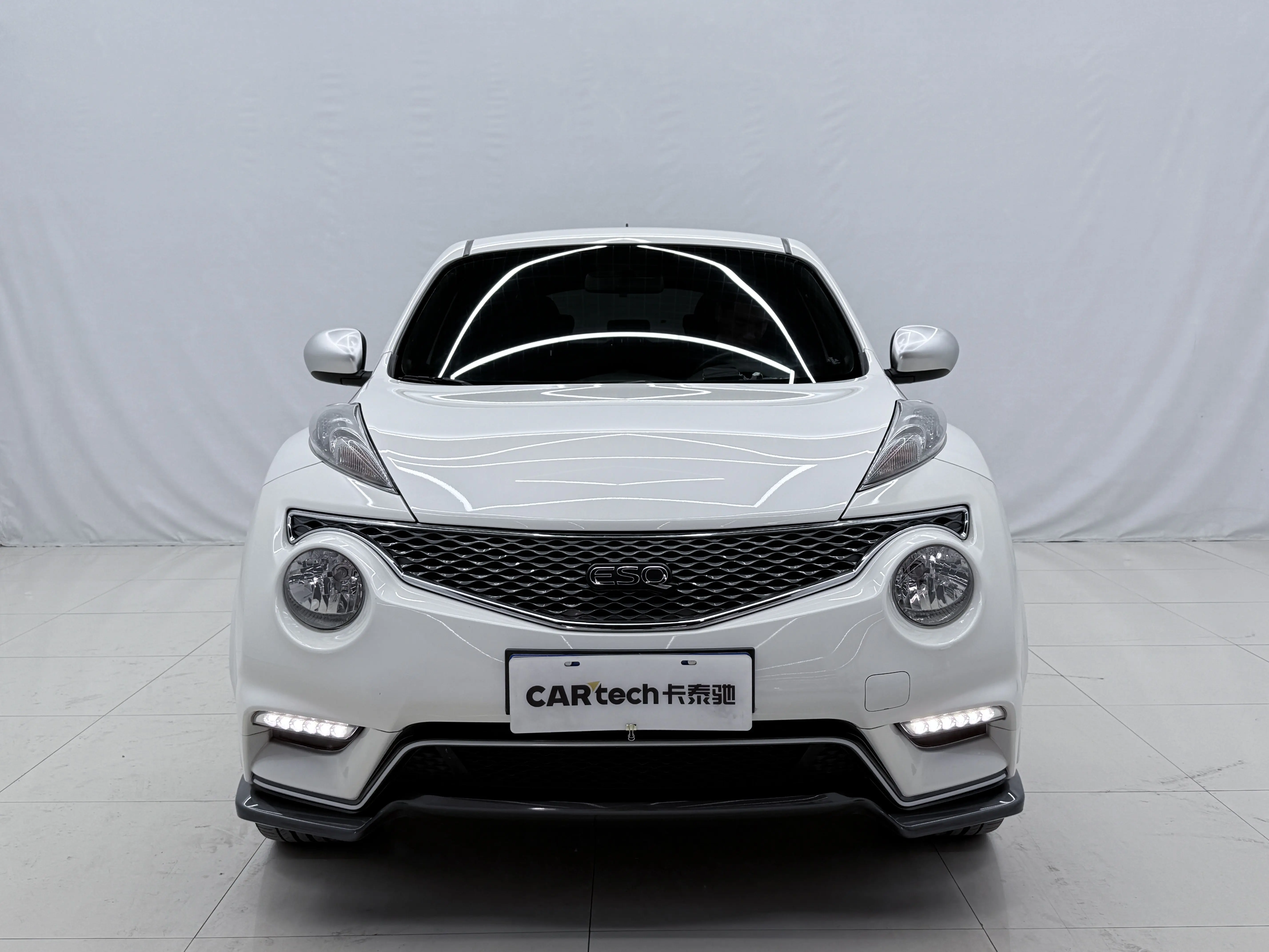 Infiniti ESQ