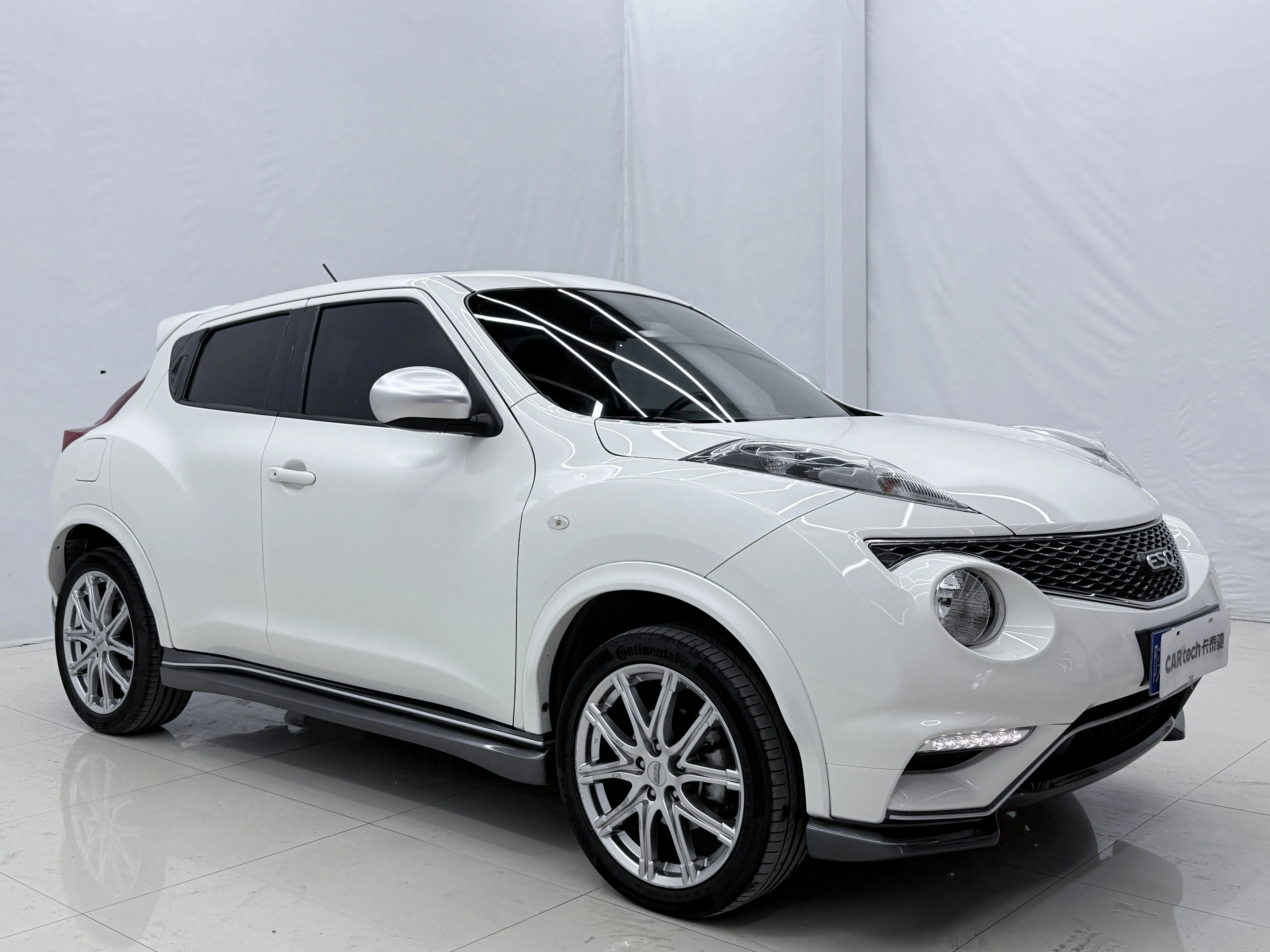 Infiniti ESQ