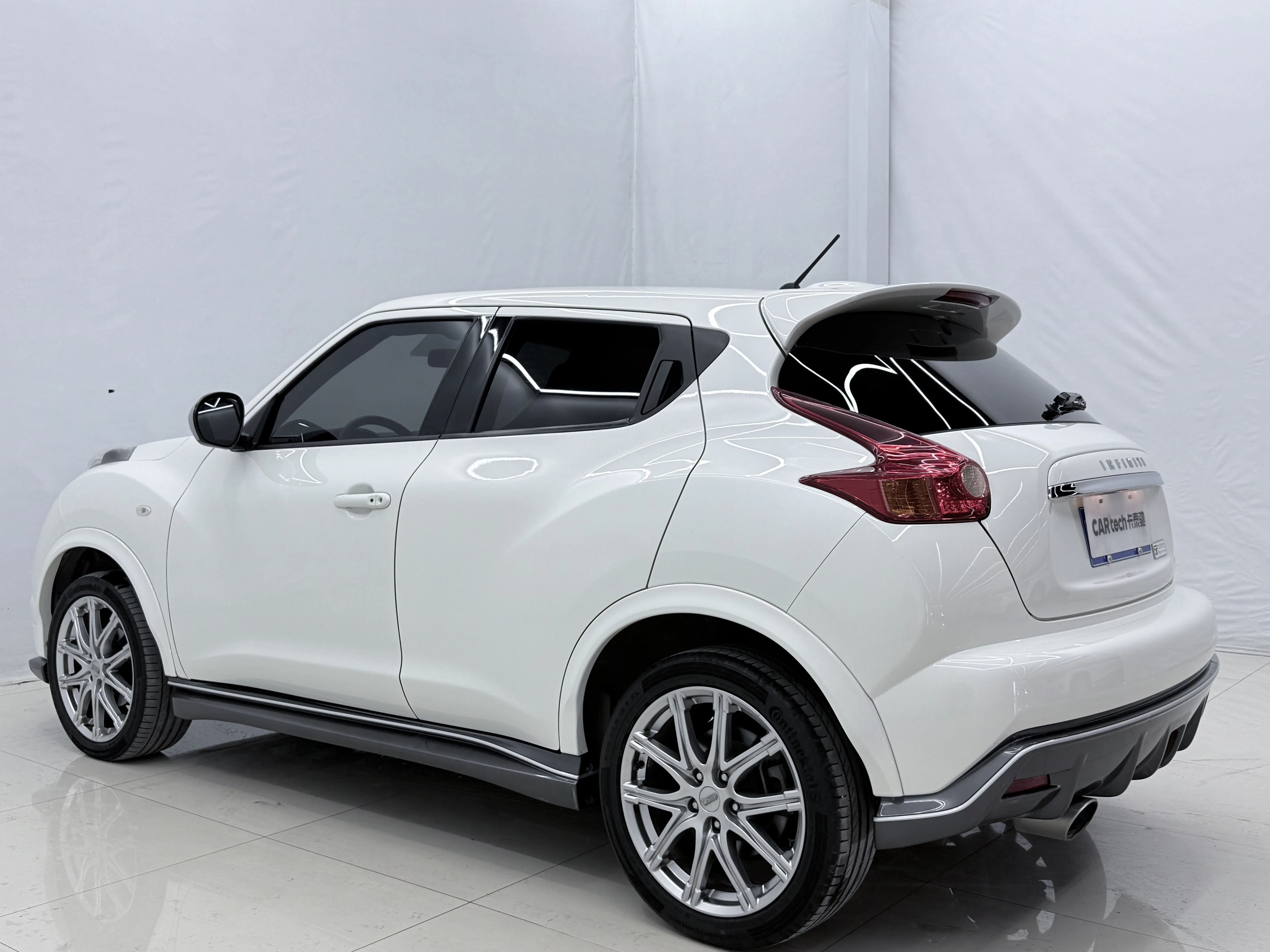 Infiniti ESQ