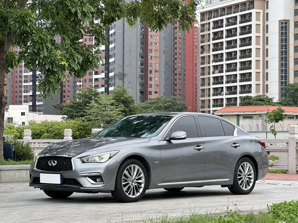 Infiniti Q50L