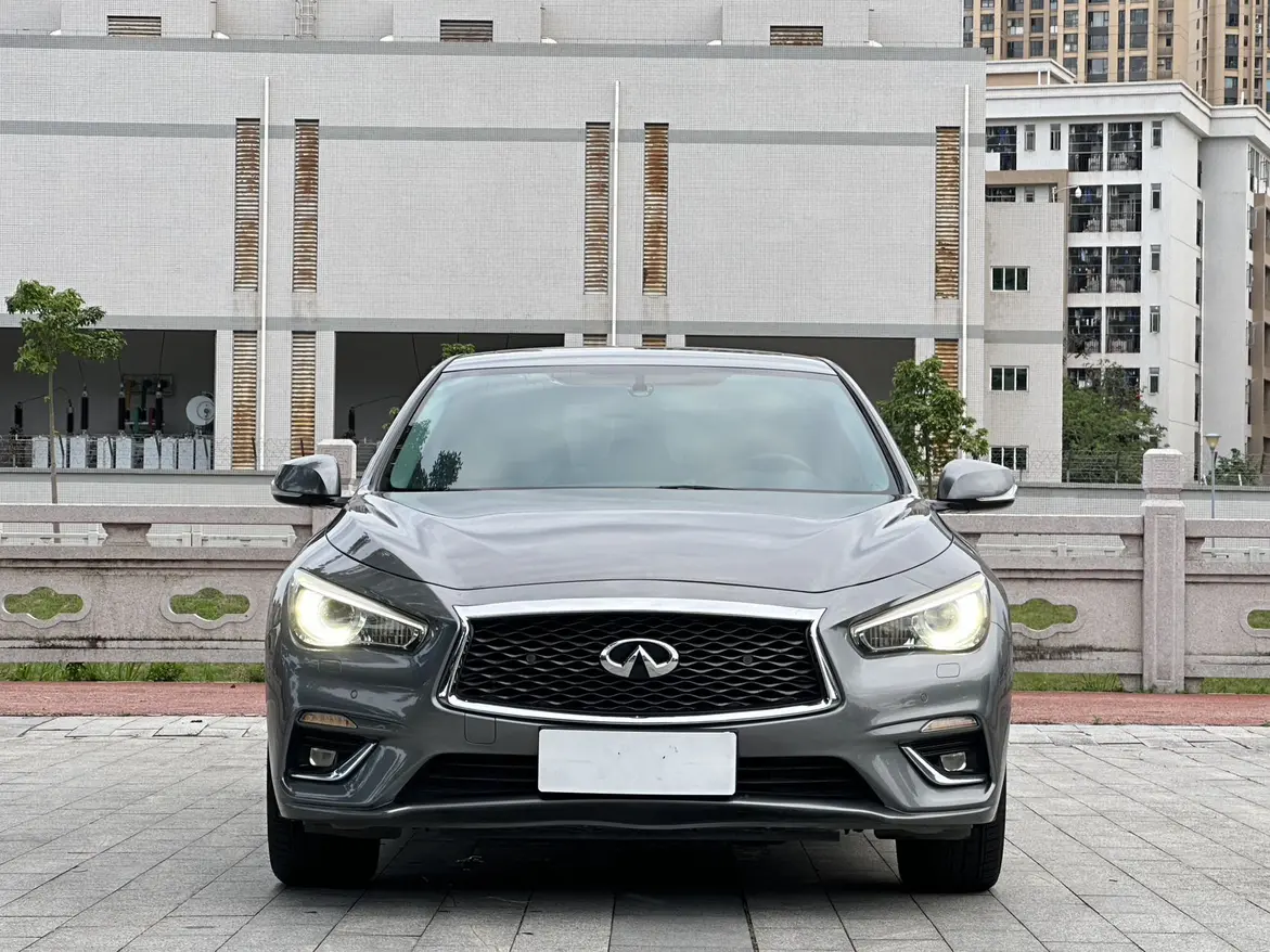 Infiniti Q50L
