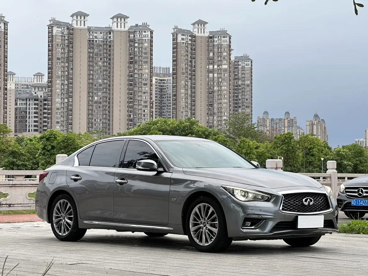 Infiniti Q50L