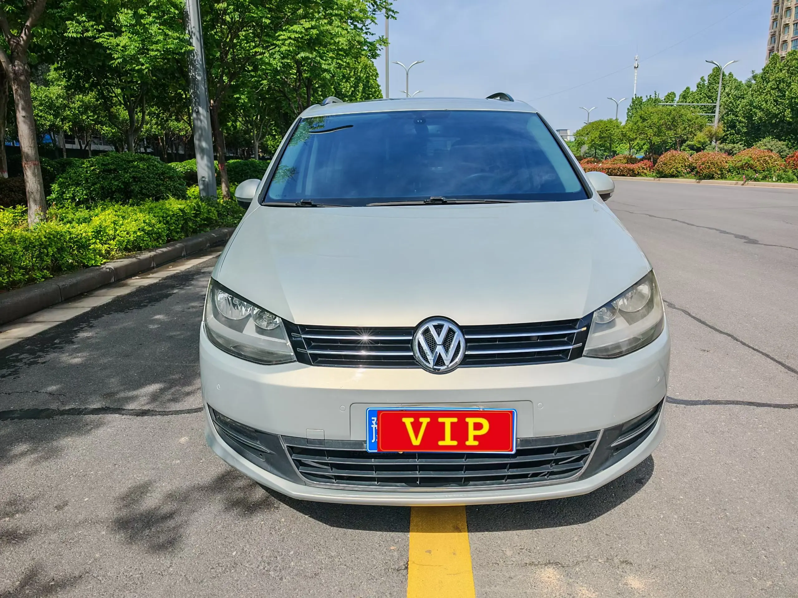 Volkswagen Sharon