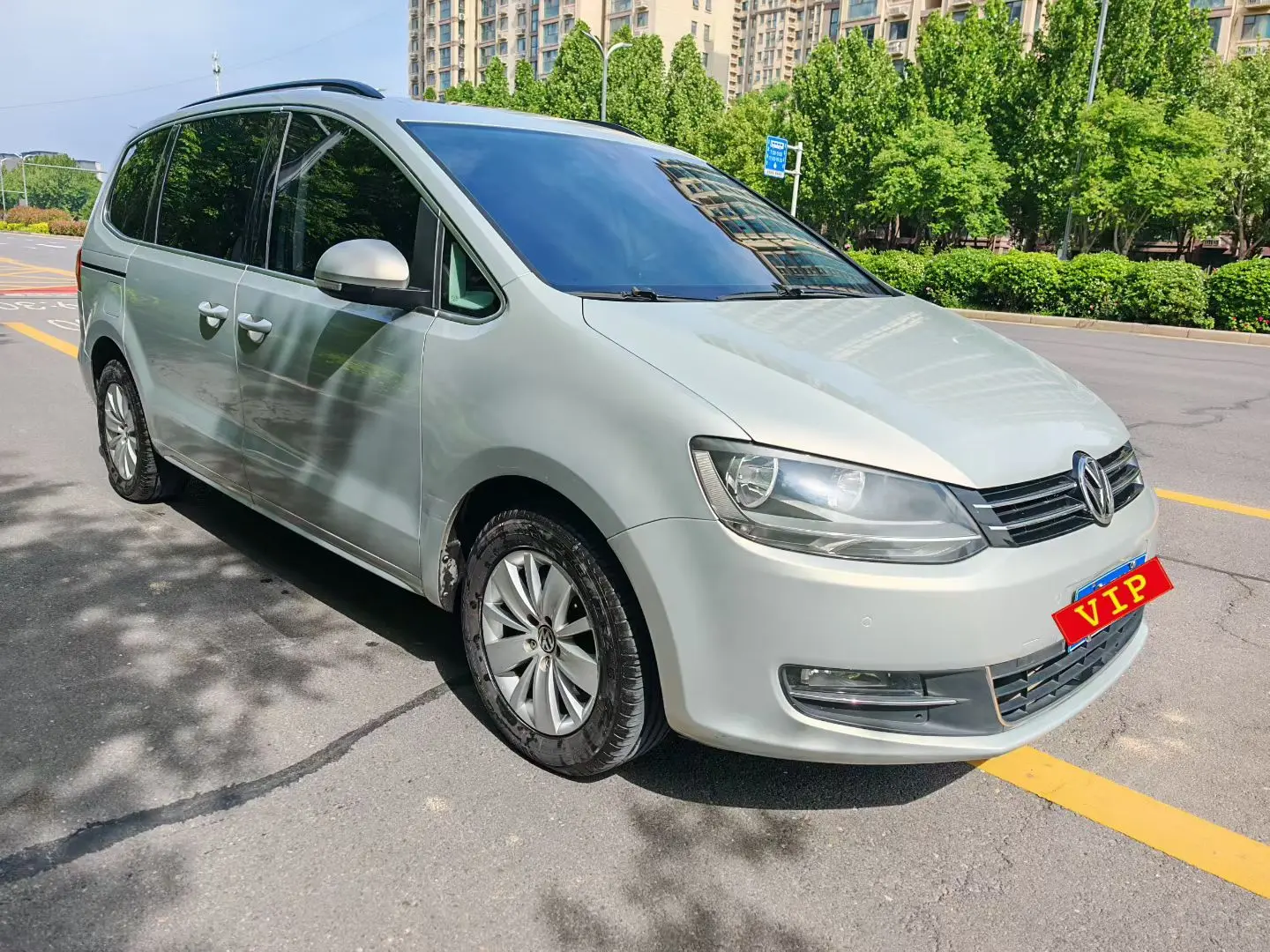 Volkswagen Sharon
