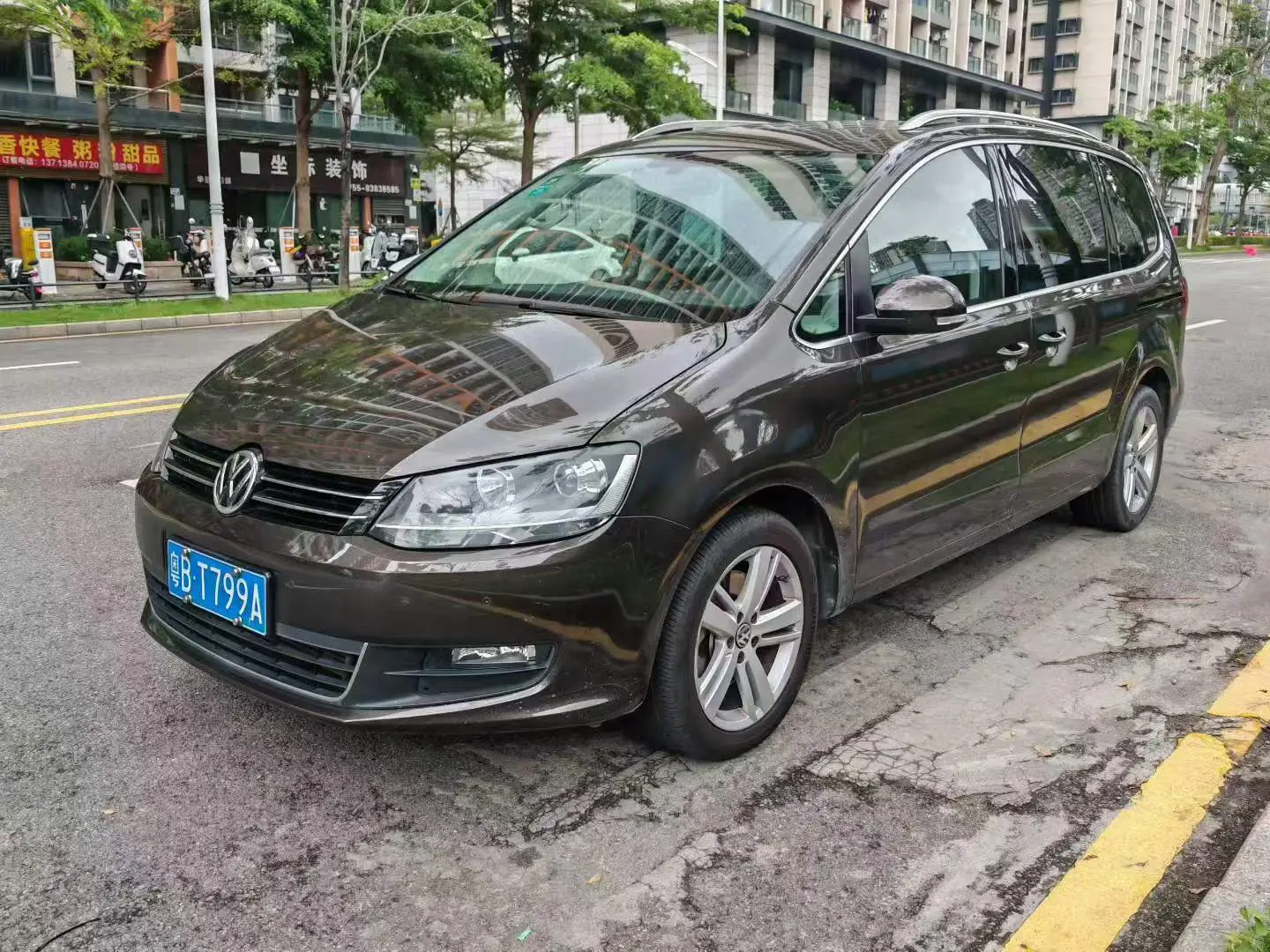 Volkswagen Sharon