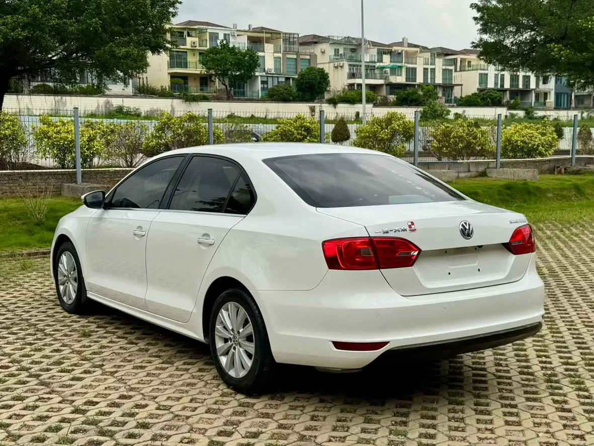 Volkswagen Sagitar