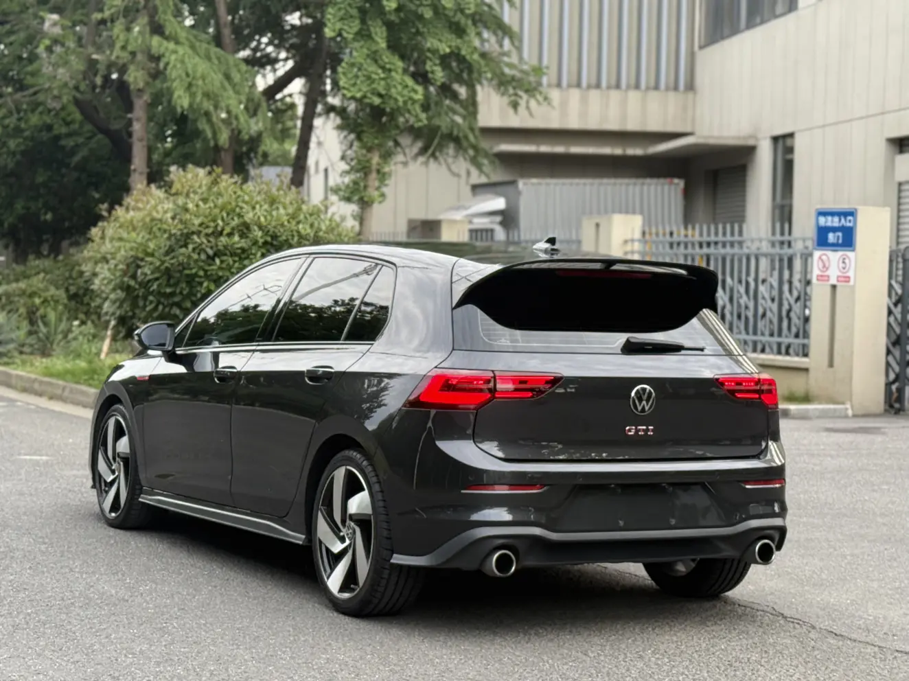 Volkswagen Golf GTI