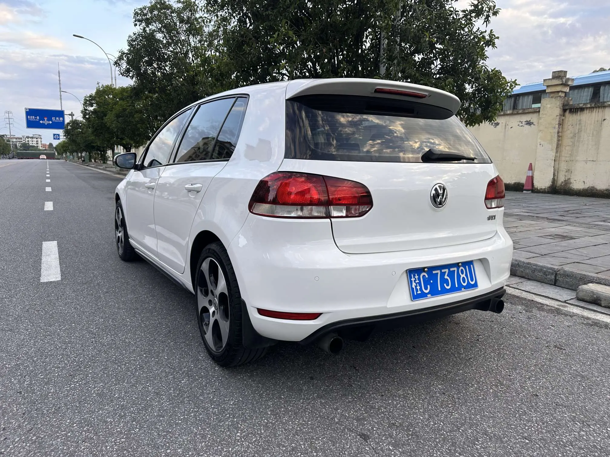 Volkswagen Golf GTI