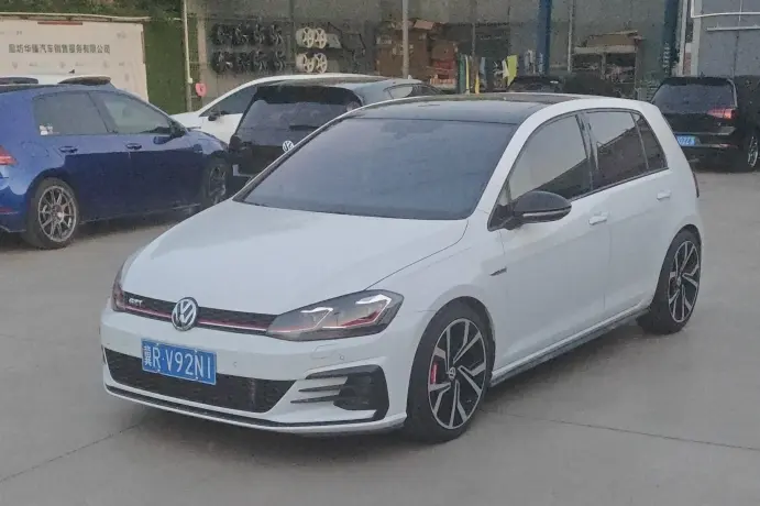 Volkswagen Golf GTI