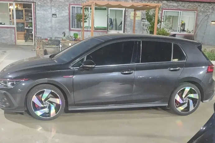 Volkswagen Golf GTI