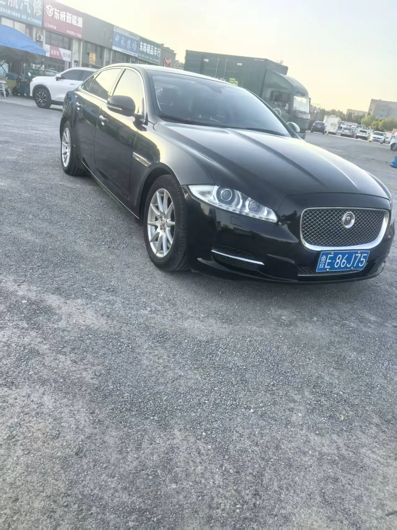 Jaguar XJ