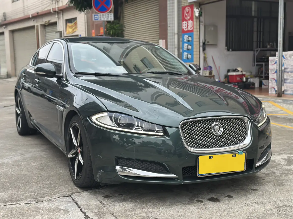 Jaguar XF