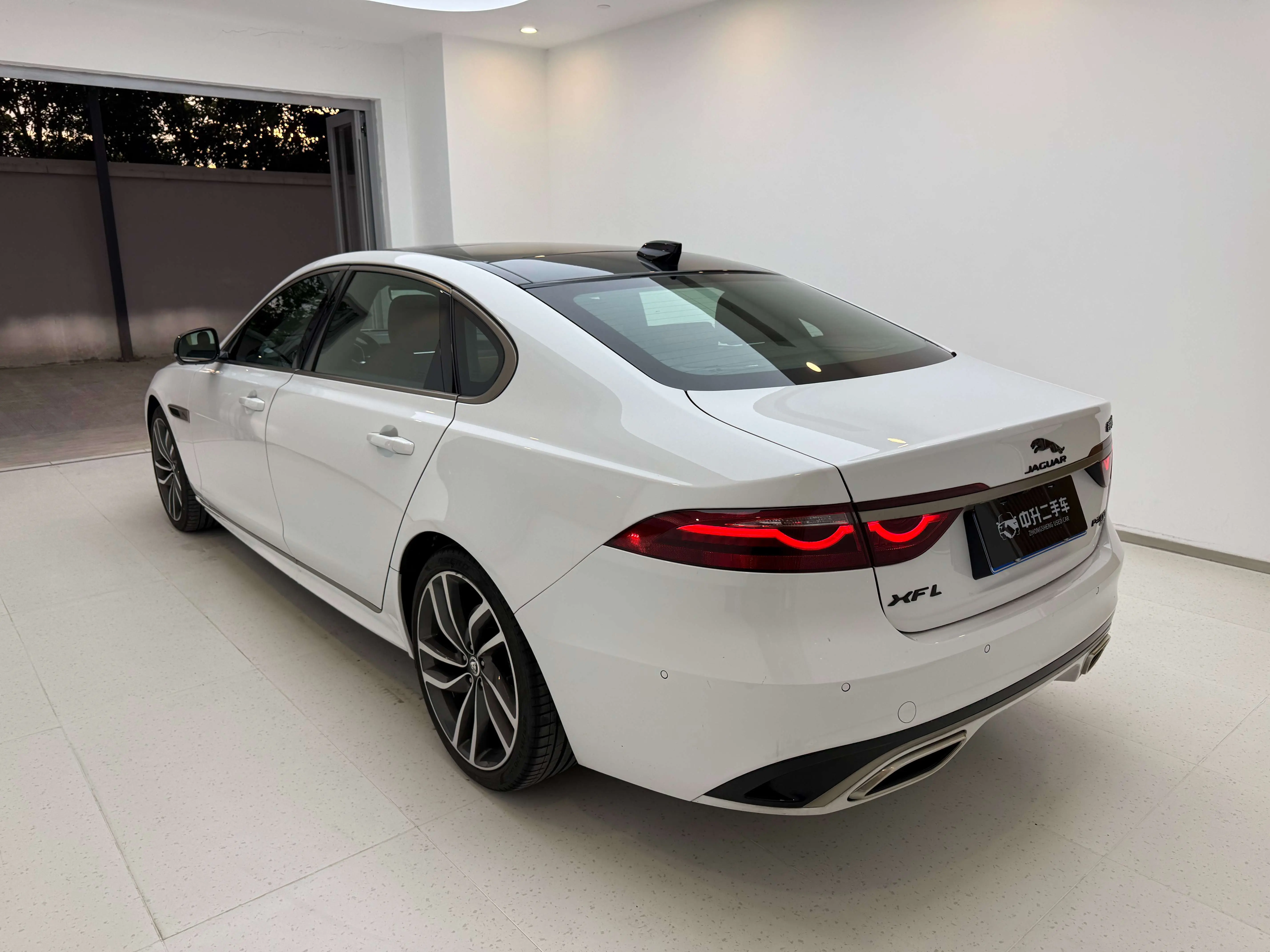 Jaguar XFL