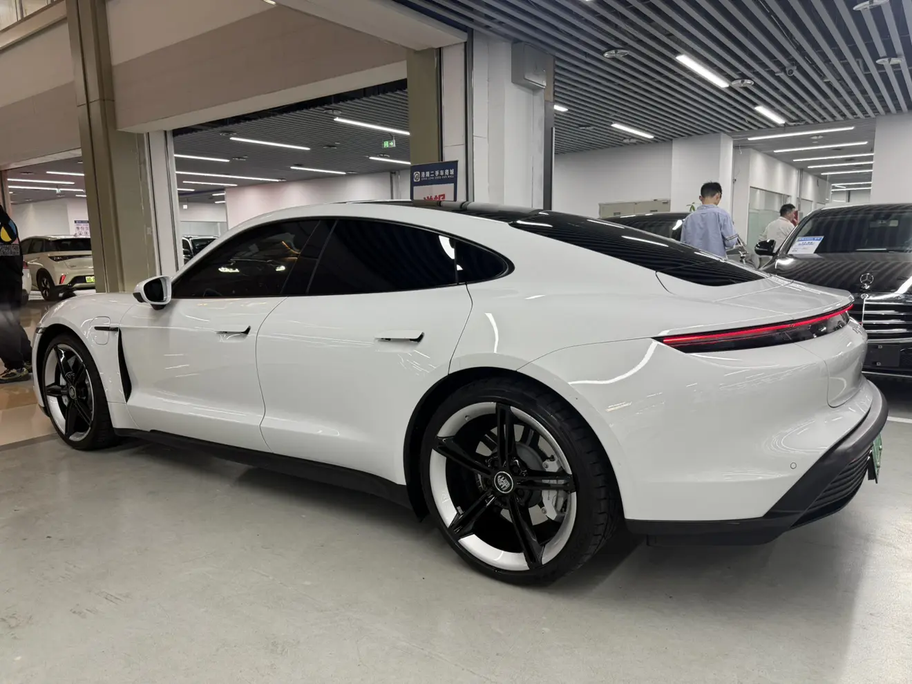 Porsche Taycan