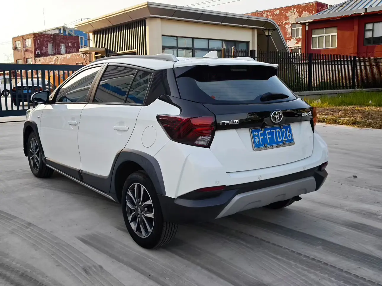 Toyota Yaris L