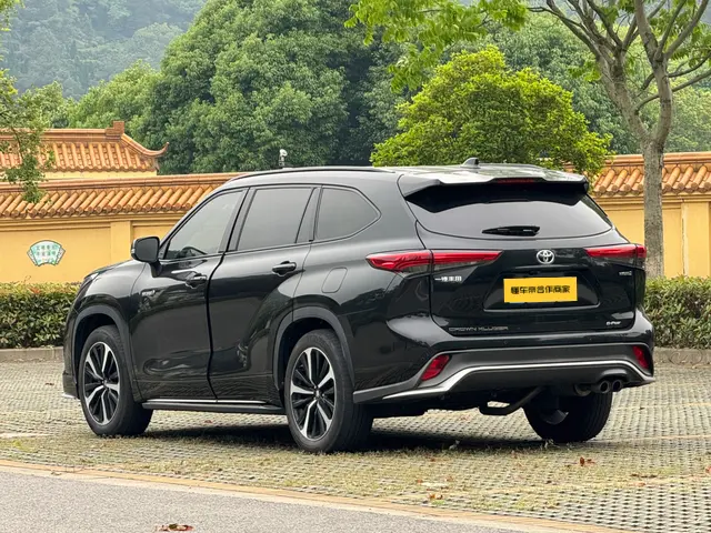 Toyota Crown Kluger