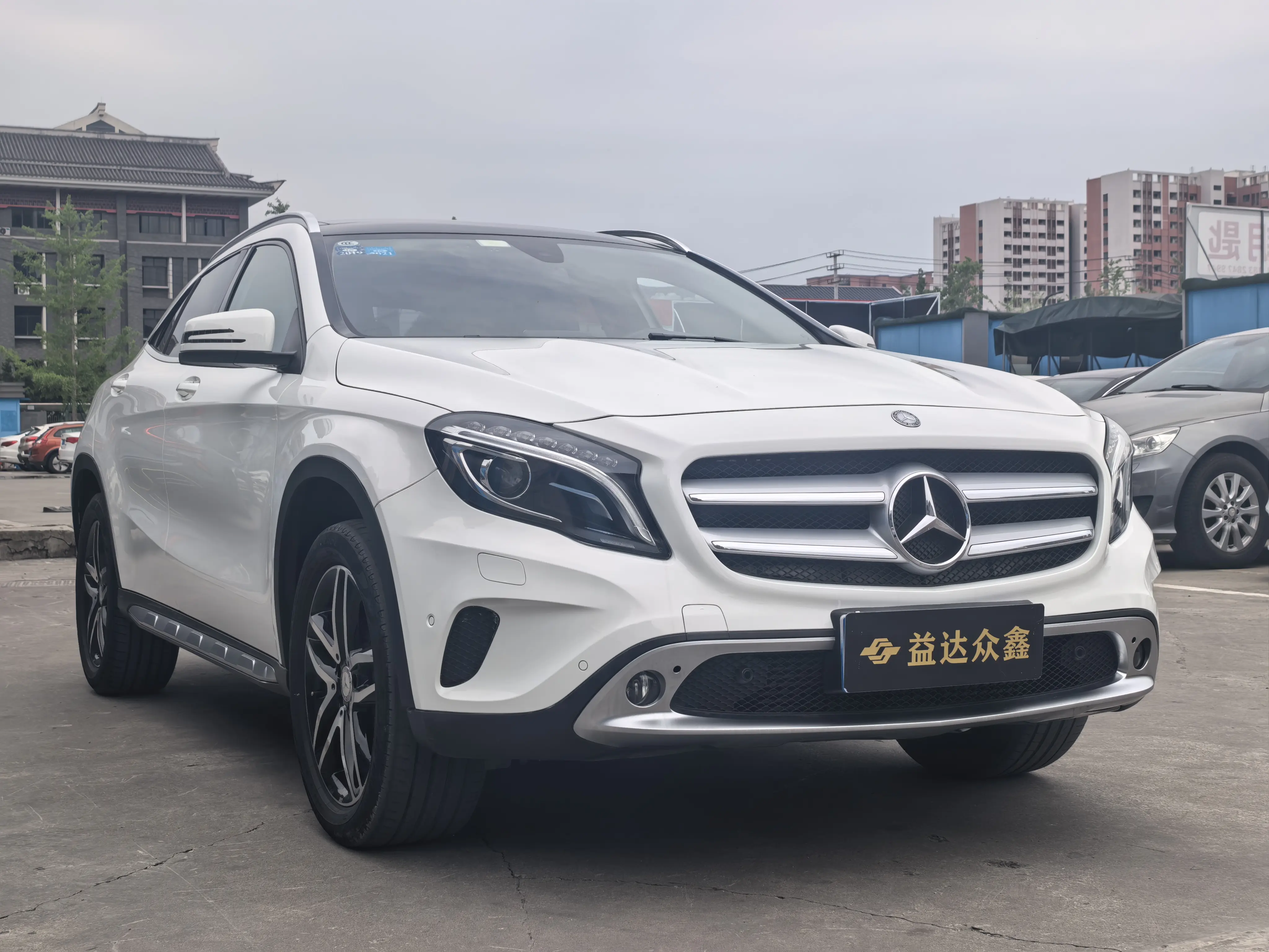 Mercedes-Benz GLA