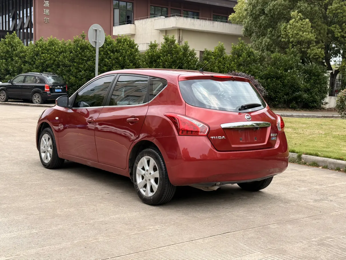 Nissan Tiida