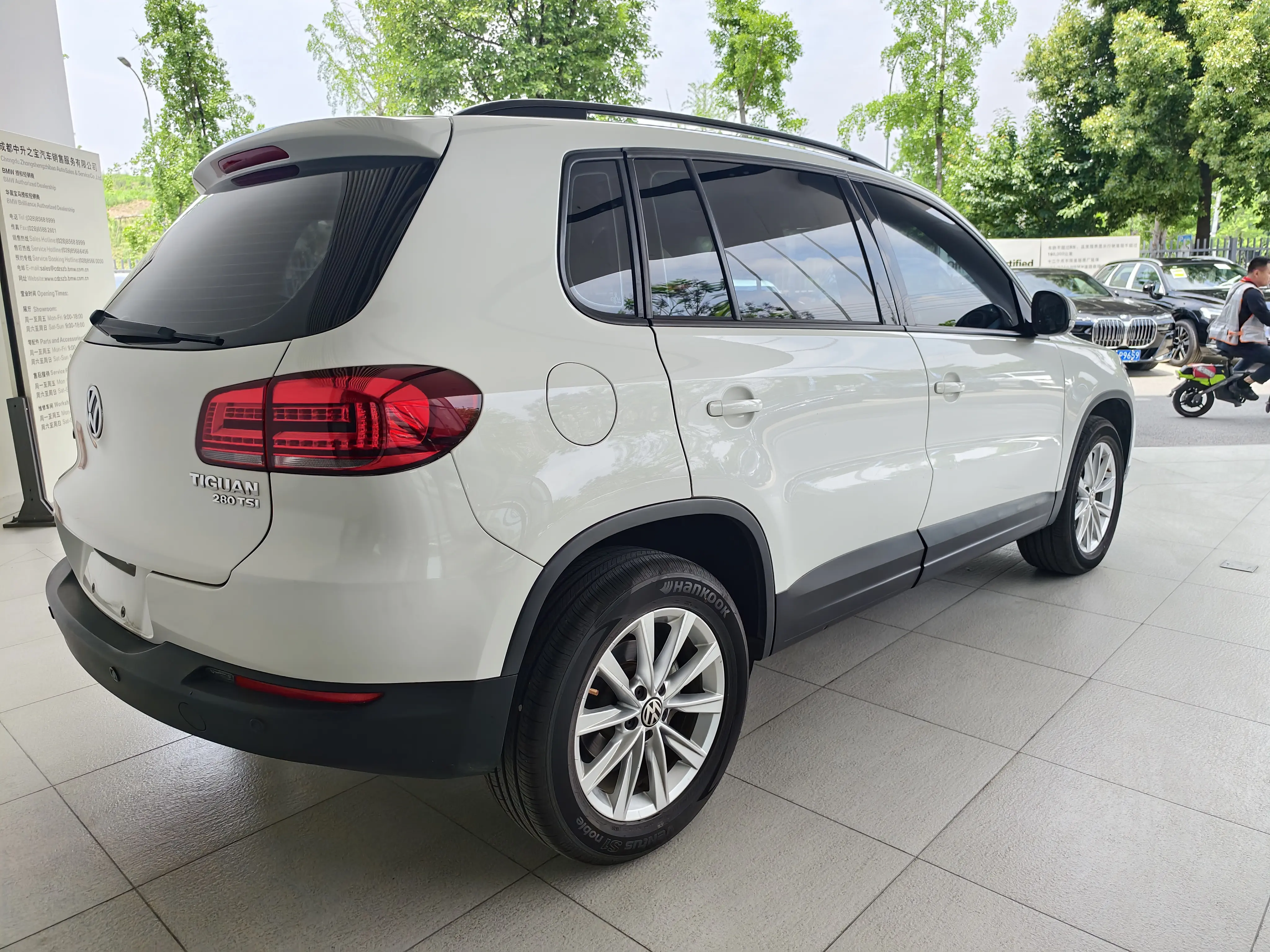 Volkswagen Tiguan (Tharu)
