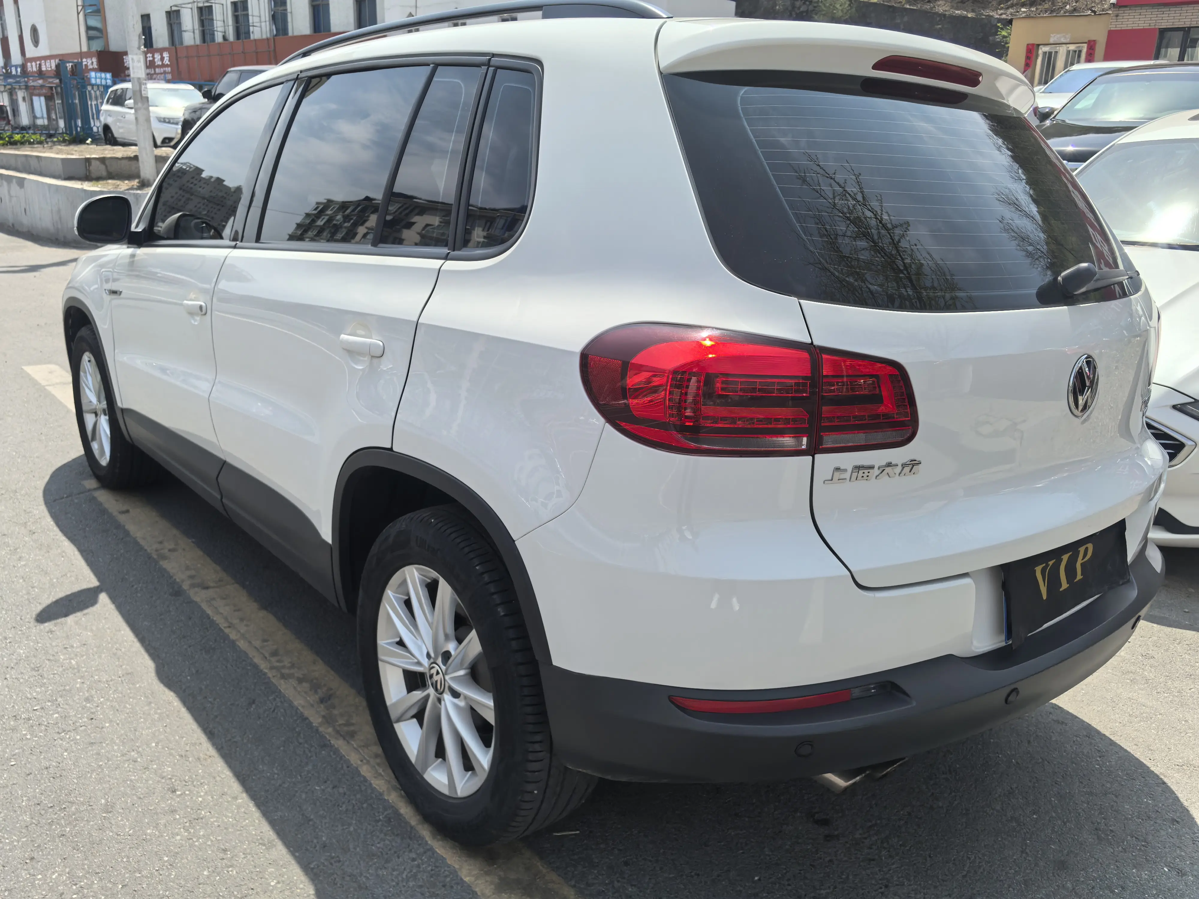 Volkswagen Tiguan (Tharu)