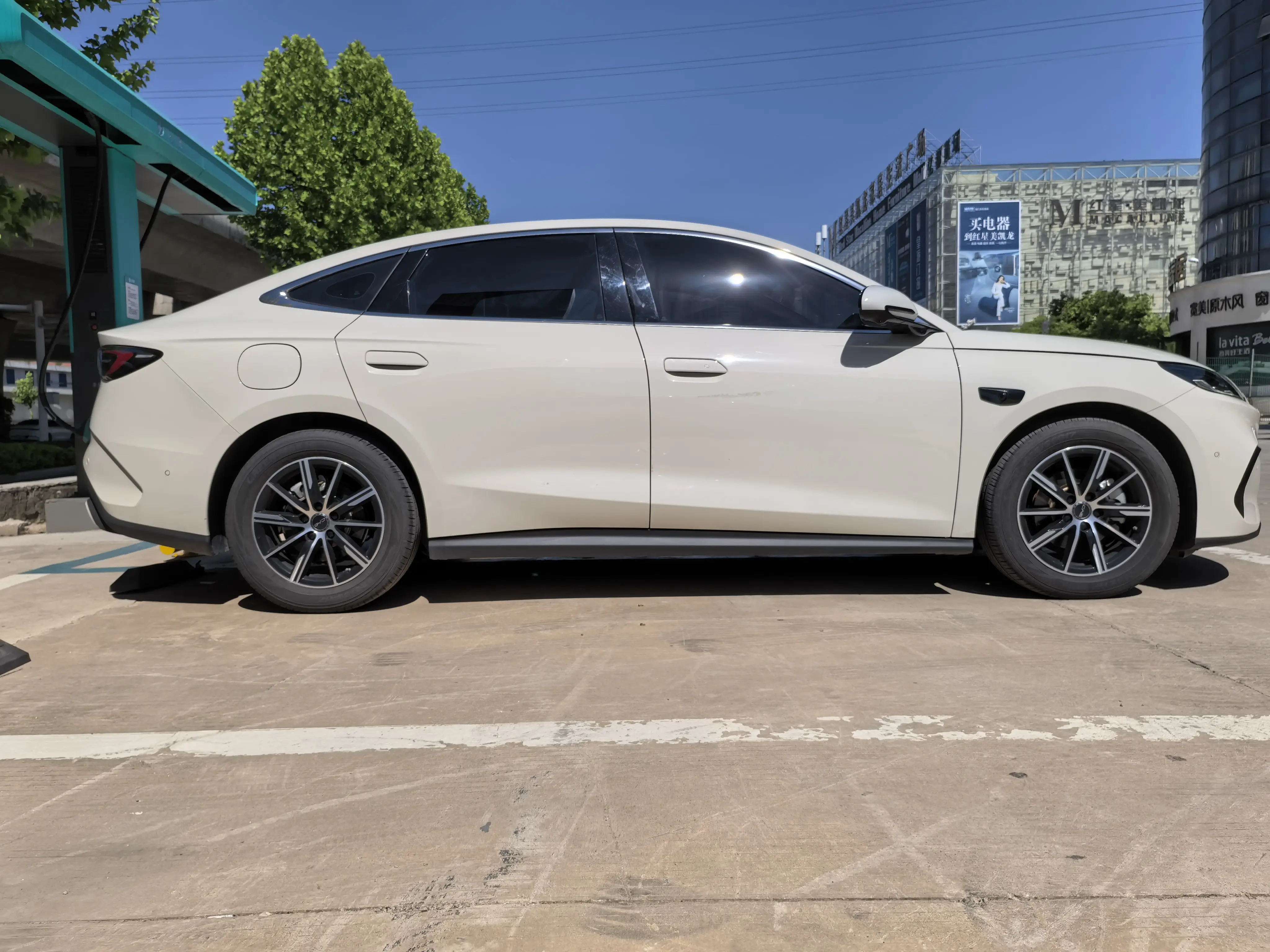 BYD Seal 06DM