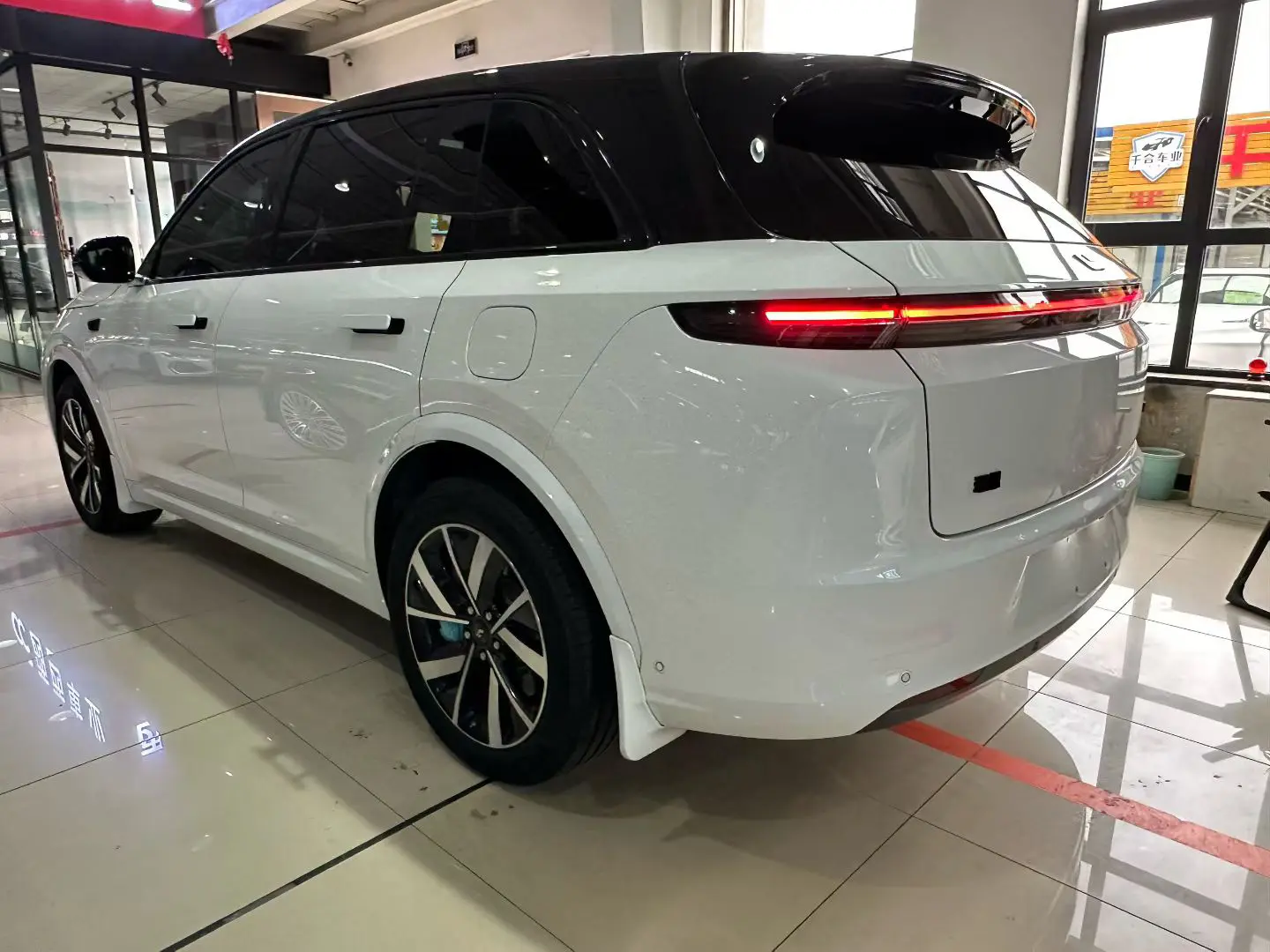 Lixiang L7
