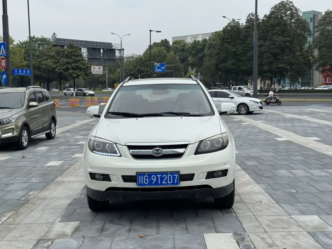 BYD S6