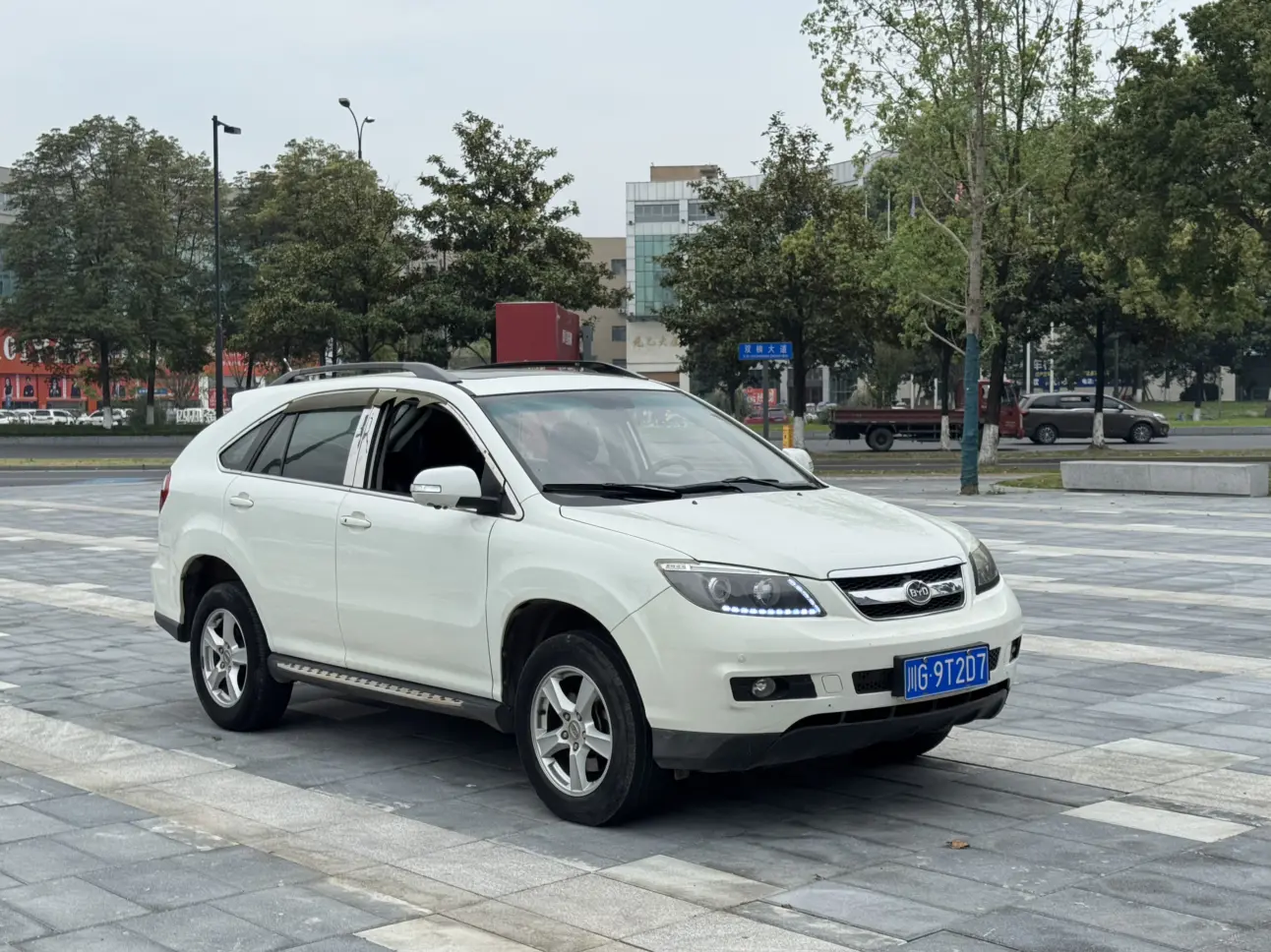 BYD S6