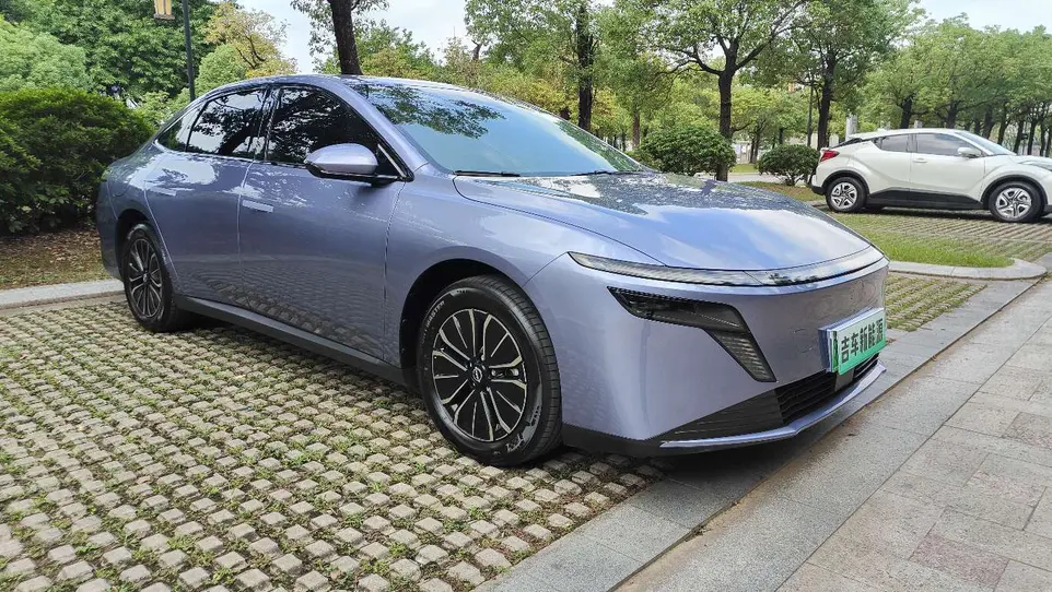 Nissan N6