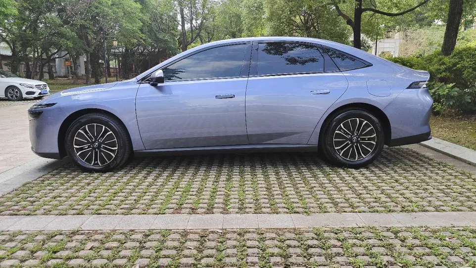 Nissan N6
