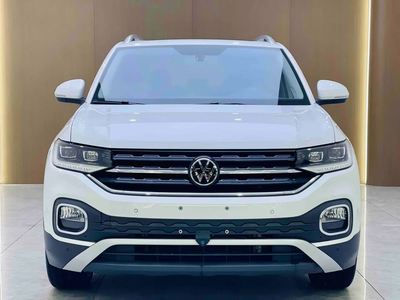 Volkswagen Explore the shadows