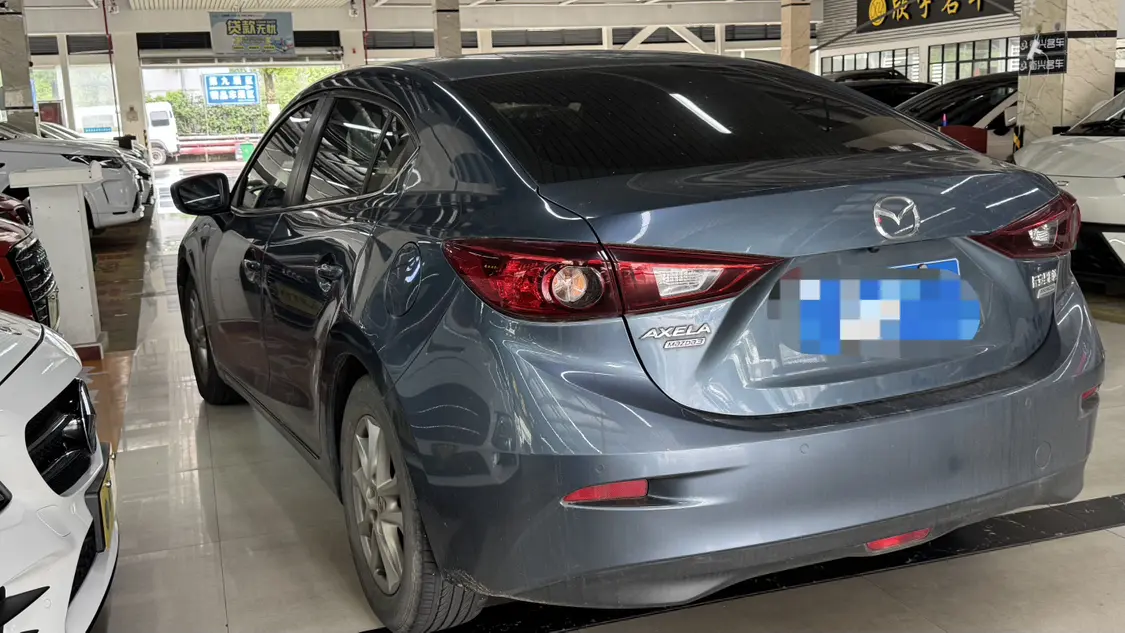 Mazda Axela