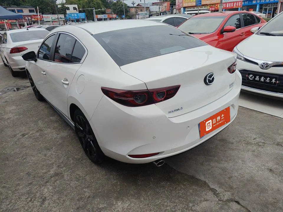 Mazda Axela